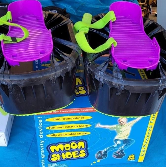 Moon shoes - Picture 1 of 1